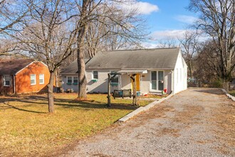 225 Ridgeway Dr in Nashville, TN - Building Photo - Building Photo