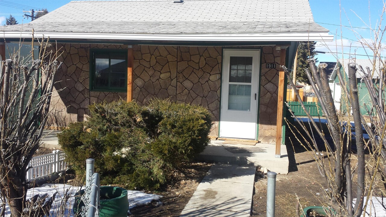 1911 Sampson St in Butte, MT - Building Photo