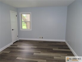 285 River Rd in Piscataway, NJ - Building Photo - Building Photo