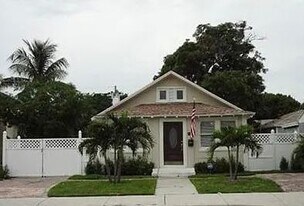 205 S Federal Hwy in Lake Worth Beach, FL - Building Photo