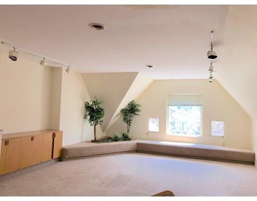 1758 Beacon St in Brookline, MA - Building Photo
