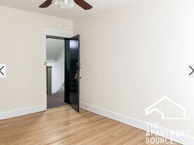 518 W Cornelia Ave, Unit 2 in Chicago, IL - Building Photo