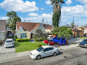 2547 Cass Plz in Huntington Park, CA - Building Photo - Building Photo