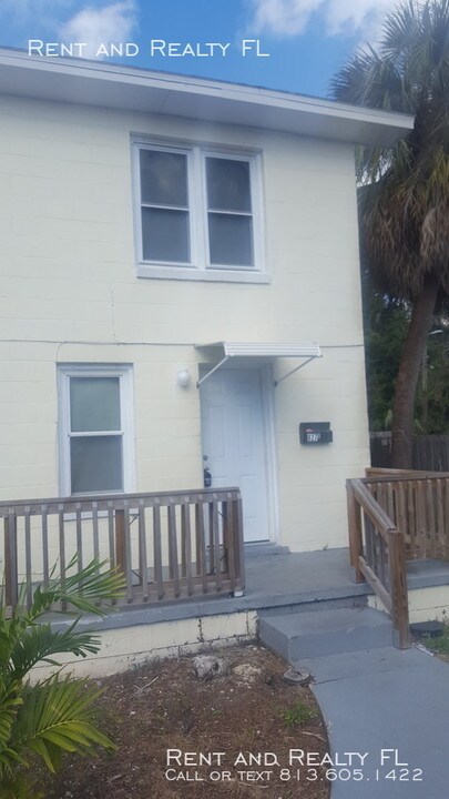 827 Paris Ave S-Unit -B in St. Petersburg, FL - Building Photo