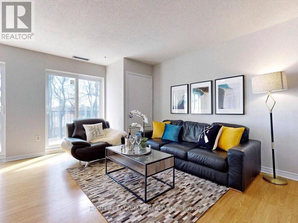 165-165 Cherokee Blvd in Toronto, ON - Building Photo