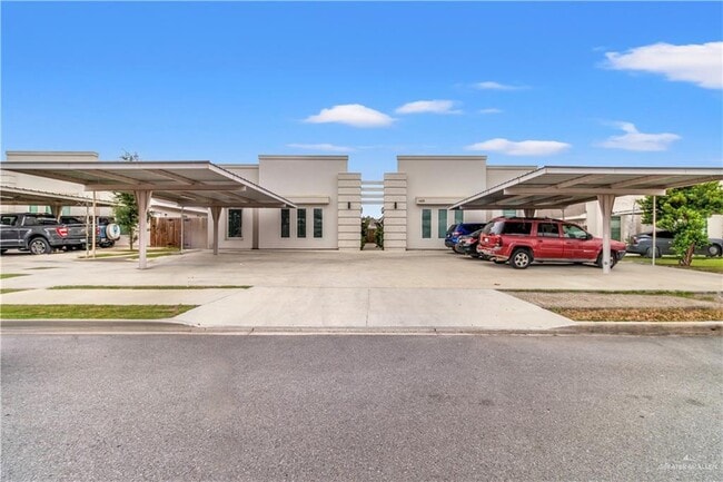 property at 10 Alta Vista Dr