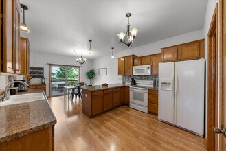 407 Century Oak Dr in Waukesha, WI - Building Photo - Building Photo