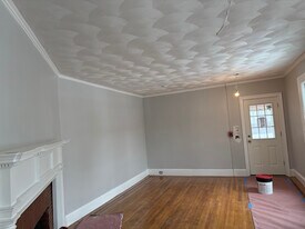 30 Brown St, Unit 1 F in Pawtucket, RI - Building Photo