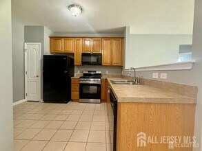 3223 Edward Stec Blvd in Edison, NJ - Building Photo - Building Photo