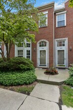 174 Georgetown Square S in Royal Oak, MI - Building Photo - Building Photo
