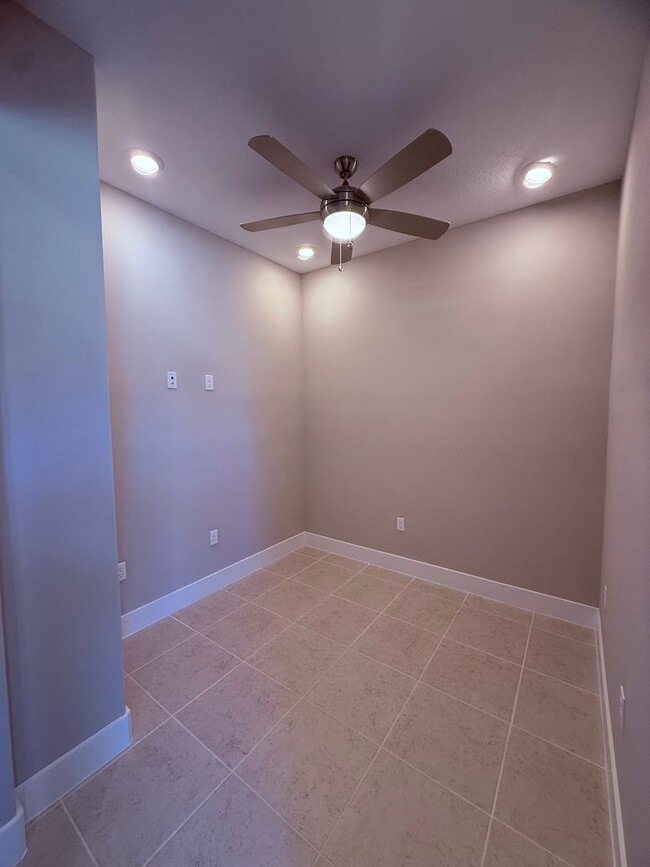 5437 NW 34th St in Ocala, FL - Foto de edificio - Building Photo