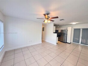 1400 N 70th Way in Hollywood, FL - Building Photo - Building Photo