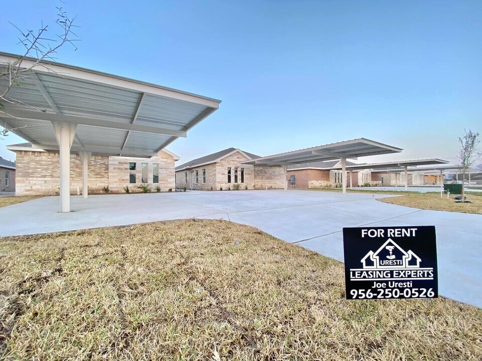 1613 W Broome St, Unit 1 in Edinburg, TX - Foto de edificio