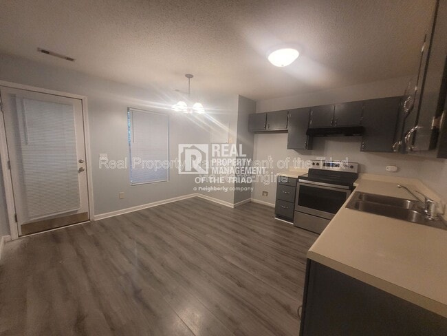 153 Westmont Dr in Winston-Salem, NC - Building Photo - Building Photo