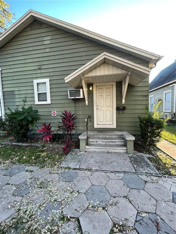 property at 739 Dartmoor St N