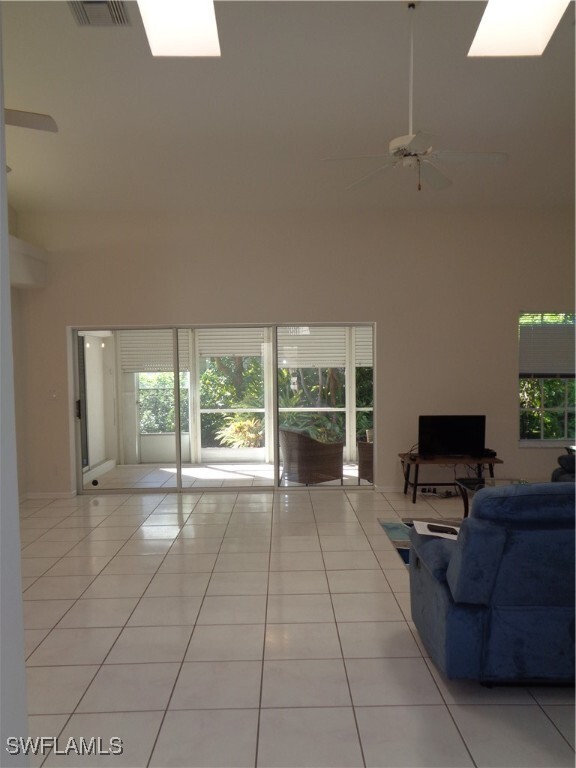 264 Perignon Pl in Naples, FL - Building Photo - Building Photo