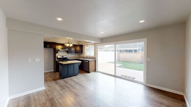 1798 Crestmont Pl in Costa Mesa, CA - Building Photo - Building Photo