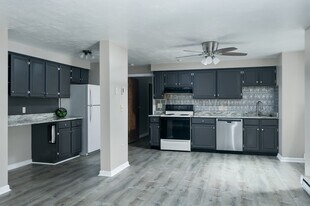 11 Hulbert Rd, Unit 16 in Worcester, MA - Building Photo