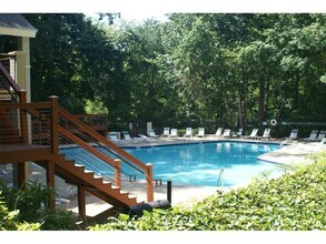 605 Garden Ct in Atlanta, GA - Building Photo - Building Photo