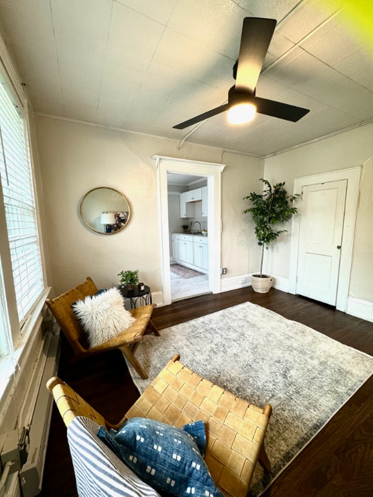 406 Montgomery St in Johnson City, TN - Building Photo