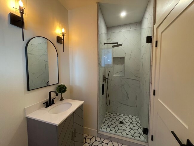 property at 14381 Maclay Ct