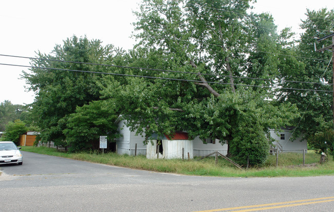 3414 N Armistead Ave in Hampton, VA - Building Photo - Building Photo