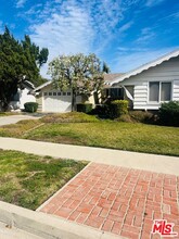 9648 Quakertown Ave in Los Angeles, CA - Building Photo - Building Photo