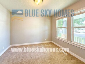 5930 N Silver Maple Ave in Meridian, ID - Foto de edificio - Building Photo