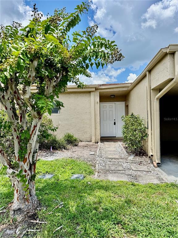 property at 633 Desoto Dr