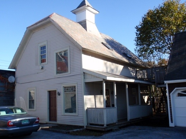 94 Grove St in Rutland, VT - Foto de edificio - Building Photo