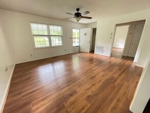 712 Gomains Ave in Chapel Hill, NC - Building Photo - Building Photo