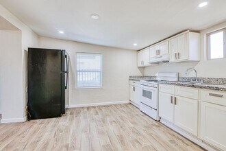 422 Francis St in El Paso, TX - Building Photo - Building Photo