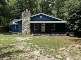 1330 Dr Martin Luther King Jr Rd in Crawfordville, FL - Building Photo