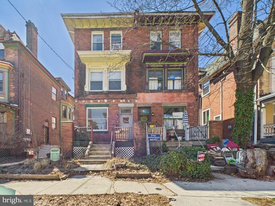 824 S St Bernard St in Philadelphia, PA - Building Photo