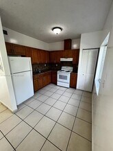452 SW 10th St in Miami, FL - Building Photo - Building Photo