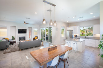 67424 Zuni Ct in Cathedral City, CA - Foto de edificio - Building Photo