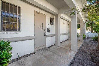 1730 Thomas St in Hollywood, FL - Building Photo - Building Photo