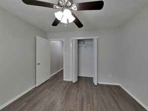 4227 Burkegate Dr in Spring, TX - Building Photo - Building Photo