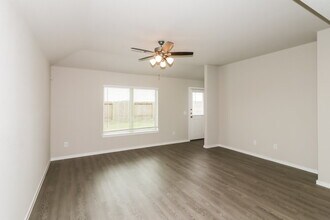 17335 Ridge Dr in Crosby, TX - Building Photo - Building Photo