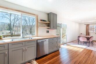 7 Brookcliff Dr in Asheville, NC - Building Photo - Building Photo
