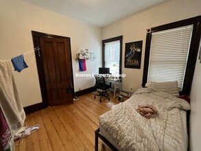 140 Saint Alphonsus St, Unit 3 in Boston, MA - Building Photo - Building Photo