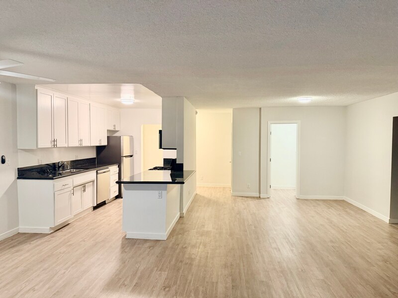 1284 Havenhurst Dr in West Hollywood, CA - Foto de edificio