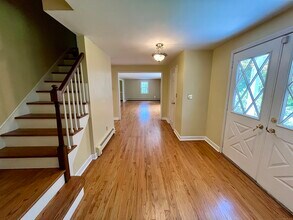 25 Jade Tree Ln in Trumbull, CT - Building Photo - Building Photo