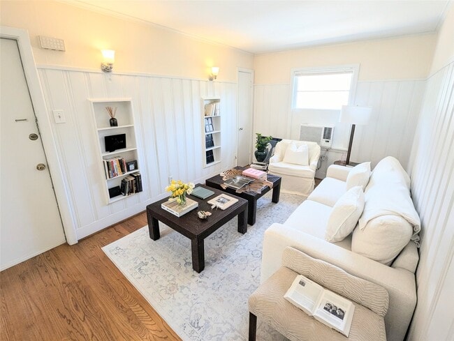 property at 2504 Kingston St