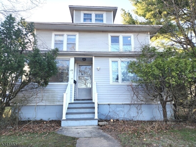 82 Union St in Emerson, NJ - Building Photo