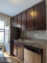 2752 N Mildred Ave, Unit 3 in Chicago, IL - Building Photo - Building Photo