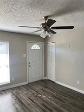 802 Las Palmas Dr in Grand Prairie, TX - Building Photo - Building Photo