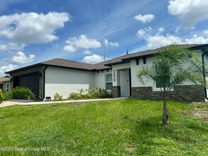 259 Wilton Ave SW in Palm Bay, FL - Building Photo - Building Photo