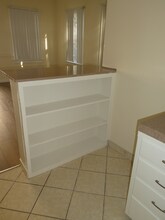 14207 Sylvan St-Unit -1 in Los Angeles, CA - Foto de edificio - Building Photo