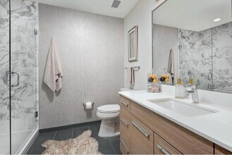 727 W Madison St in Chicago, IL - Foto de edificio - Building Photo